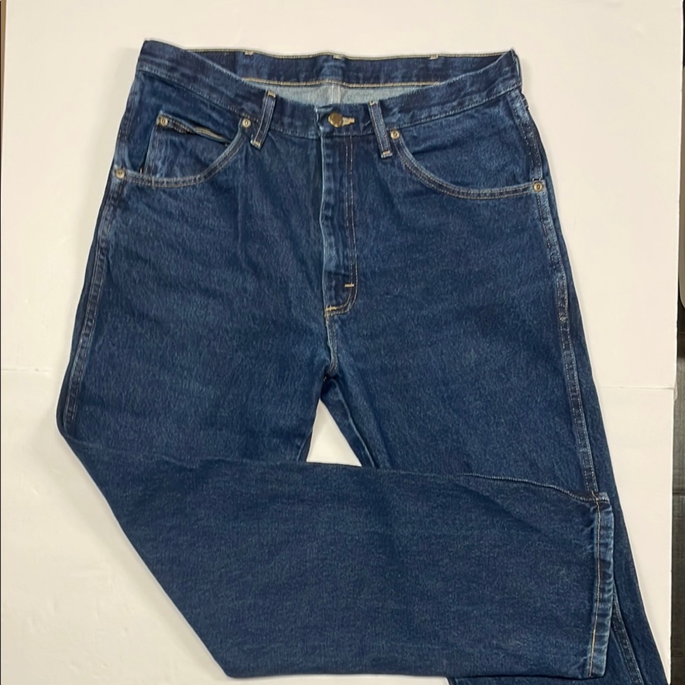 Wrangler Blue Straight-Leg Jeans with Classic Indigo Wash